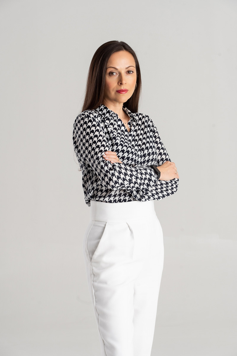 Poslovni portret sa rim svetlom - čista rasveta za LinkedIn profil